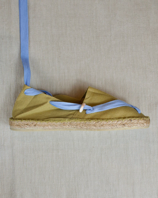 ALPARGATA VERDE CON CINTA AZUL
