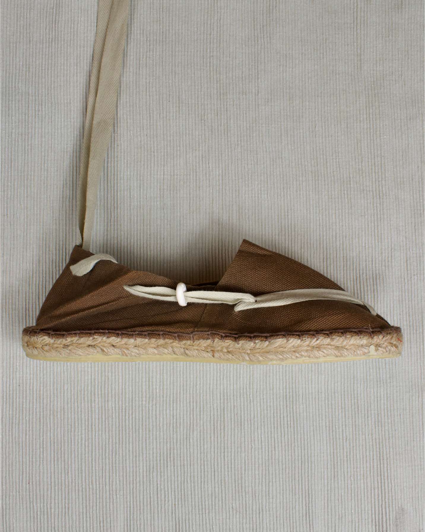 ALPARGATA MARRÓN CON CINTA BEIGE