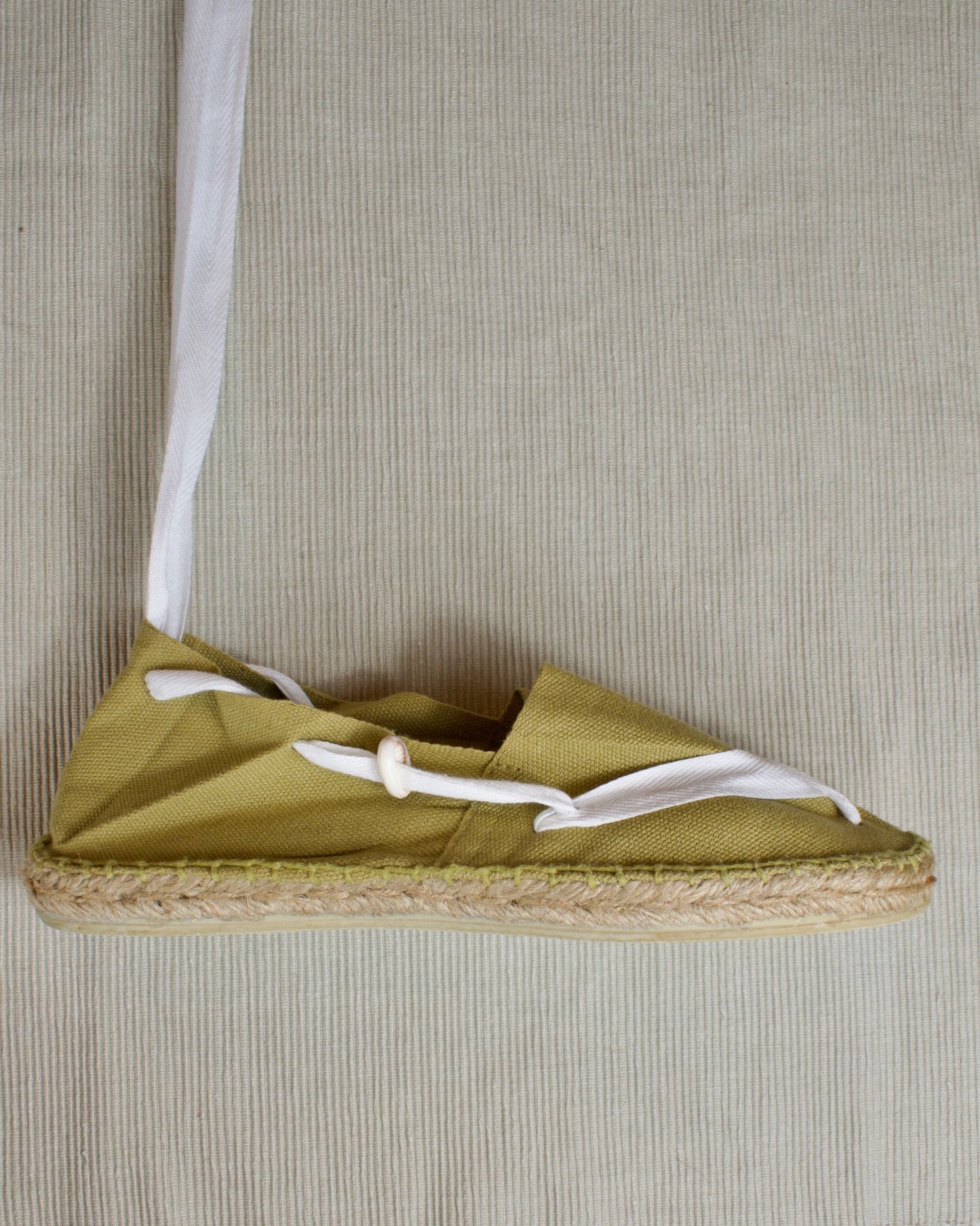 ALPARGATA VERDE CON CINTA BLANCA